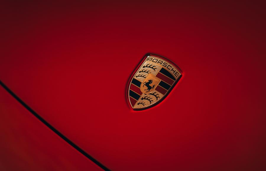Логотип Porsche 911 Carrera S (992) 2019 года  (UK) (фото 21 из 29)
